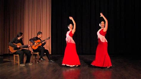  Entre dos aguas - Una danza melancólica que evoca la nostalgia del alma gitana