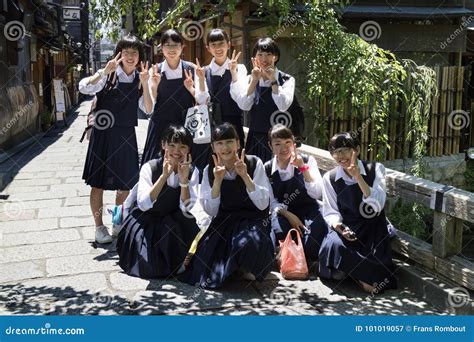 京都 昼食 修学旅行 ～ 味覚と歴史の交差点で感じる青春の一瞬