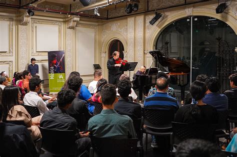  La Patrulla Nocturna de las Sonatas para Violín una obra maestra que combina la melancolía con un torrente furioso de virtuosismo